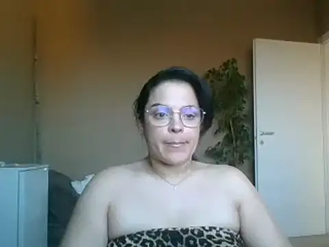 ITALIANASISIXX's cam snapshot