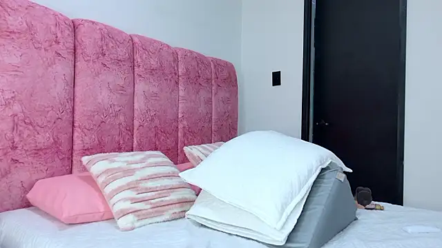 kendal_rossi's cam snapshot