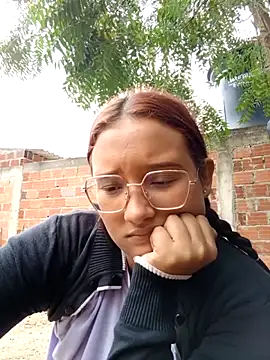 young_dairy01's cam snapshot