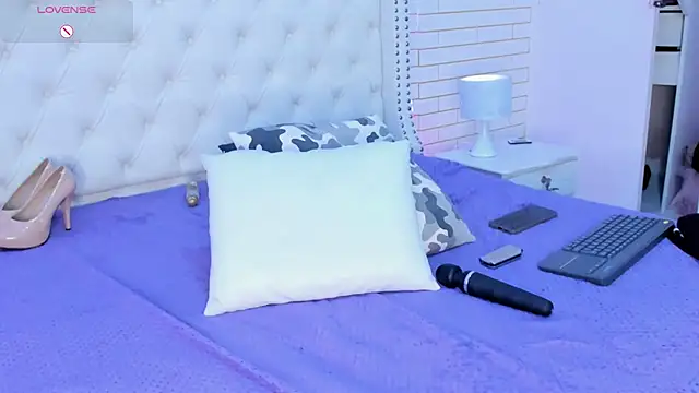 kylie_wilsson's cam snapshot