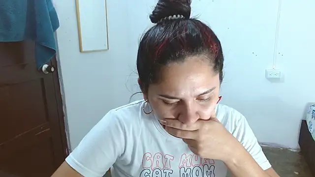 Thalian's cam snapshot