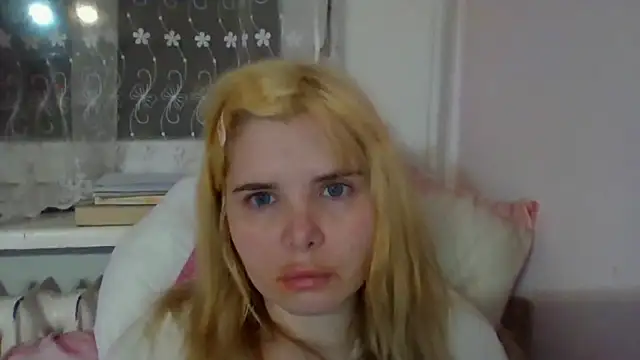 HornyElena's cam snapshot