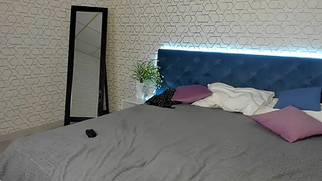 Lina_Falconer's cam snapshot