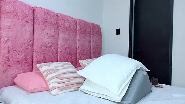 kendal_rossi's cam snapshot