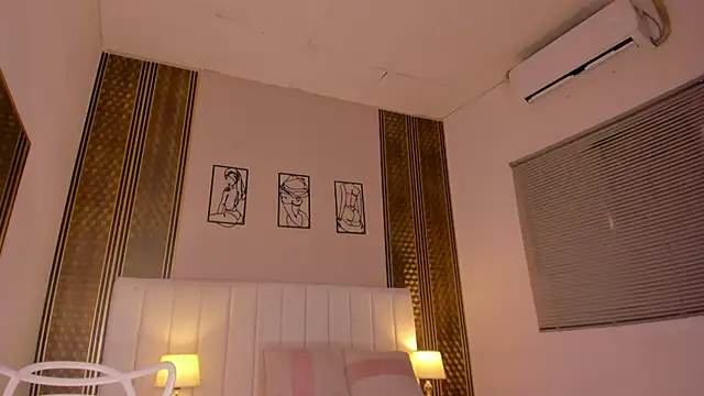 zoe_sky_'s cam snapshot