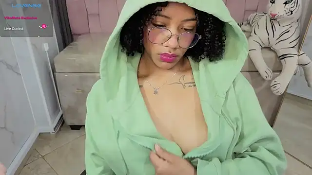 Violeth_b's cam snapshot