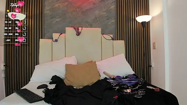 catiusca_reyes_03's cam snapshot