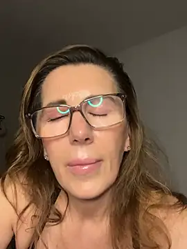 NaughtyMilla's cam snapshot