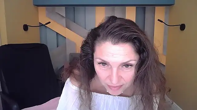 EllaLong's cam snapshot