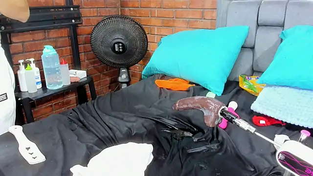 Couple_Gold69 live sex cam