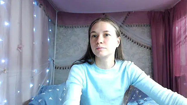 leila_bambi_'s cam snapshot