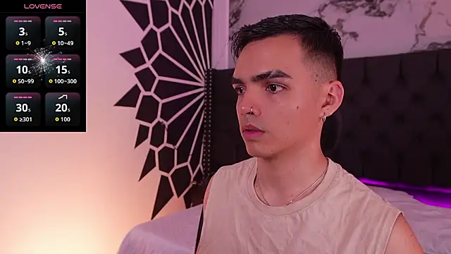 NicoKingg_'s cam snapshot