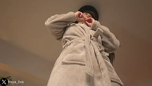 freyacherie's cam snapshot