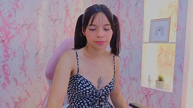 IssaSkinny's cam snapshot