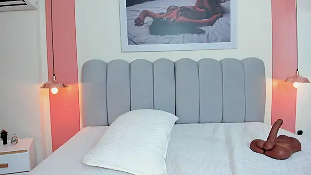 EmmaBoyd's cam snapshot