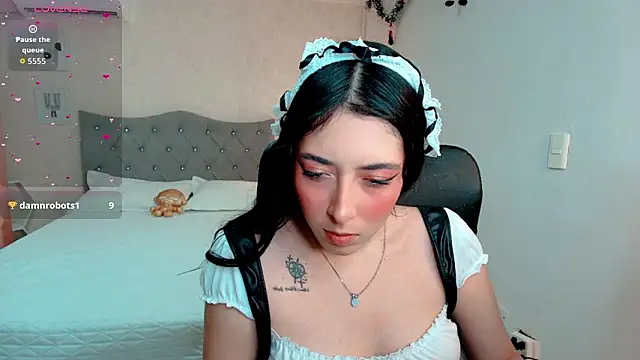 emmalove_doll's cam snapshot