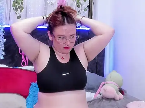 AliaMiller_'s cam snapshot