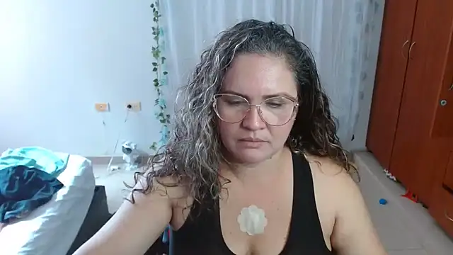 helenca43's cam snapshot