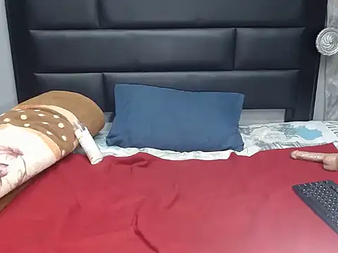 AssQueen32's cam snapshot