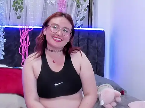 AliaMiller_'s cam snapshot