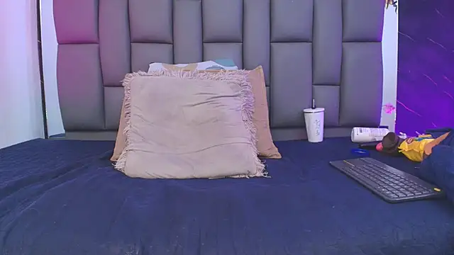 _MiaBrown_'s cam snapshot