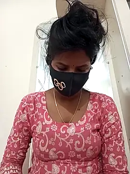 Kakoli- live sex cam