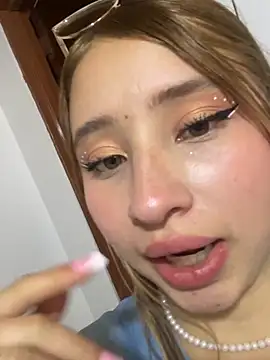 mia_skys's cam snapshot