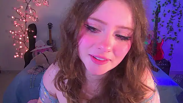 Lil_bela's cam snapshot