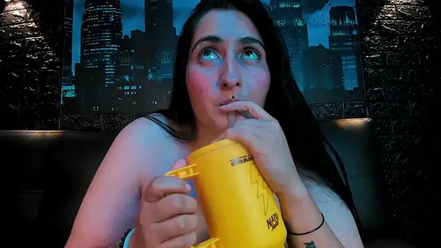 DevaFaluan_'s cam snapshot