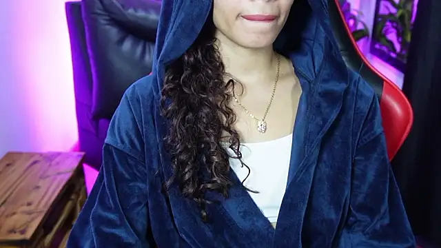 sara_sharma_'s cam snapshot