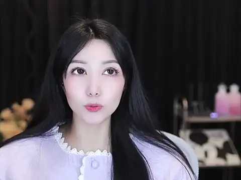 Nuyoah-77 live sex cam