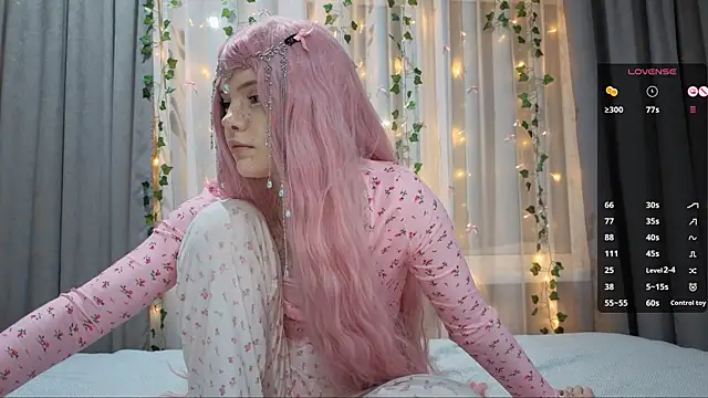 CarolinePepper live sex cam