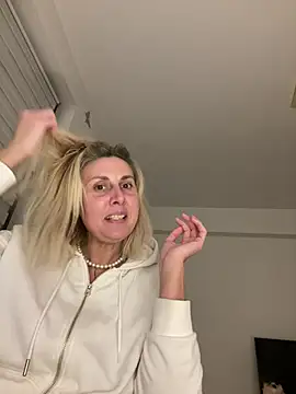 Amelia9798's cam snapshot