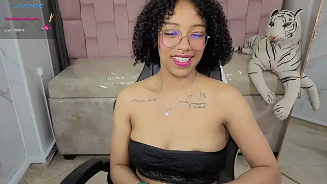 Violeth_b's cam snapshot