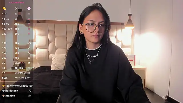 NiccolleHall's cam snapshot