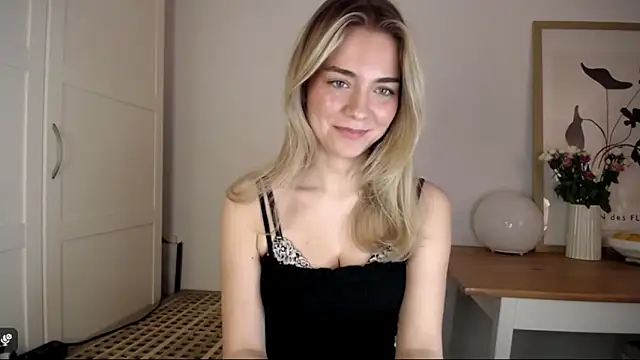 AmyDelight's cam snapshot