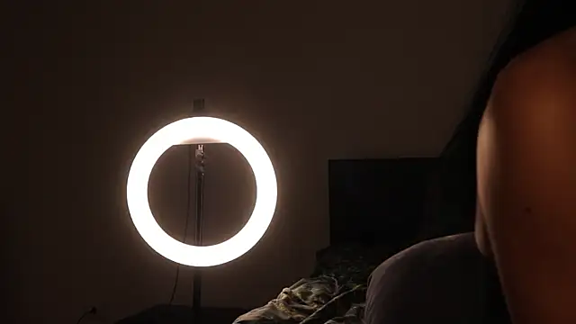 IvyKaelani's cam snapshot