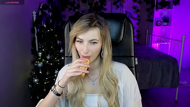 AlexaMoonshine's cam snapshot