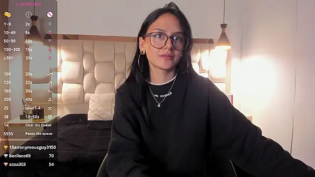 NiccolleHall's cam snapshot