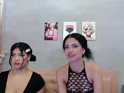 Adut_Akech's cam snapshot