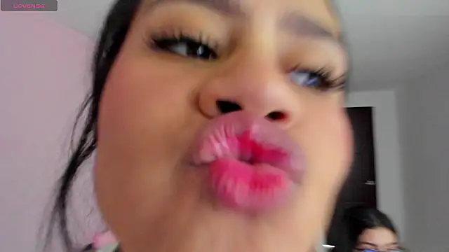 marianaandvalen's cam snapshot