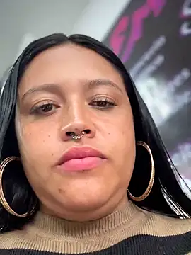 -Mia1's cam snapshot