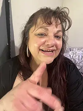 Luciouslouise72@xh live sex cam