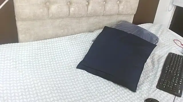 LiaMonroee_'s cam snapshot