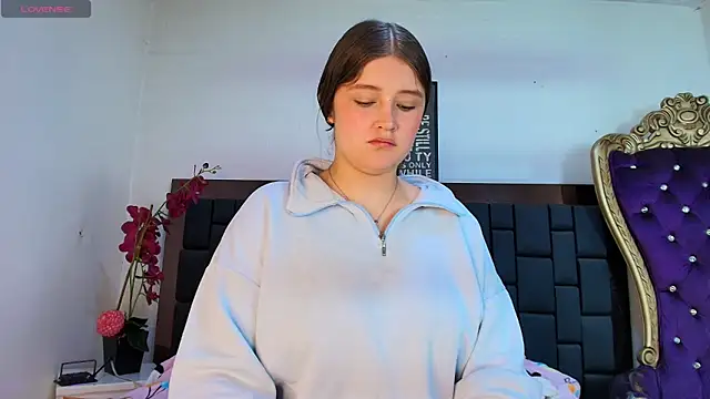 Krystal_Heartss's cam snapshot