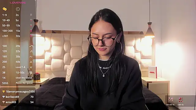 NiccolleHall's cam snapshot