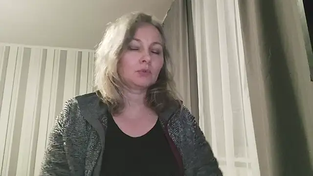 EdithManning's cam snapshot