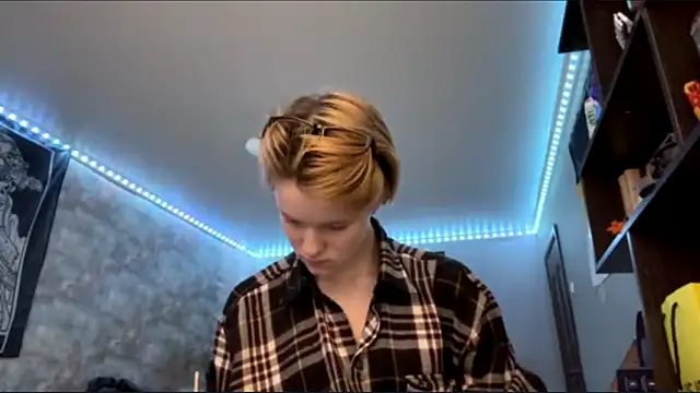 CutieGoga's cam snapshot