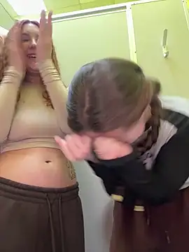 FroggyAnna's cam snapshot