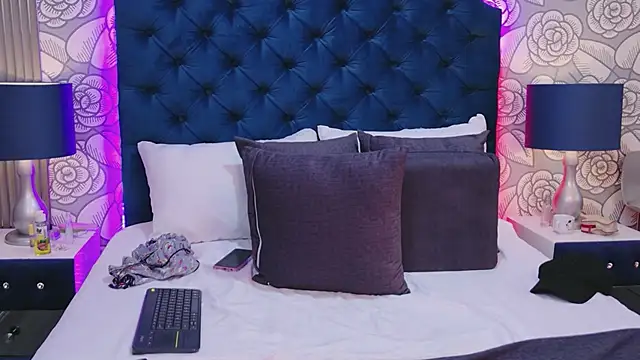 TaniaBlaze's cam snapshot